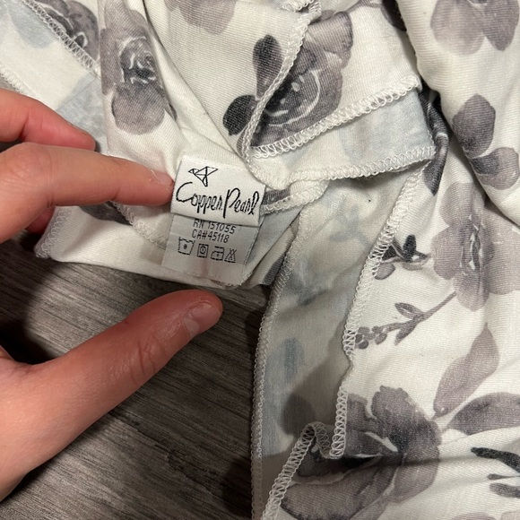 Swaddle and hat - Picture 2 of 3